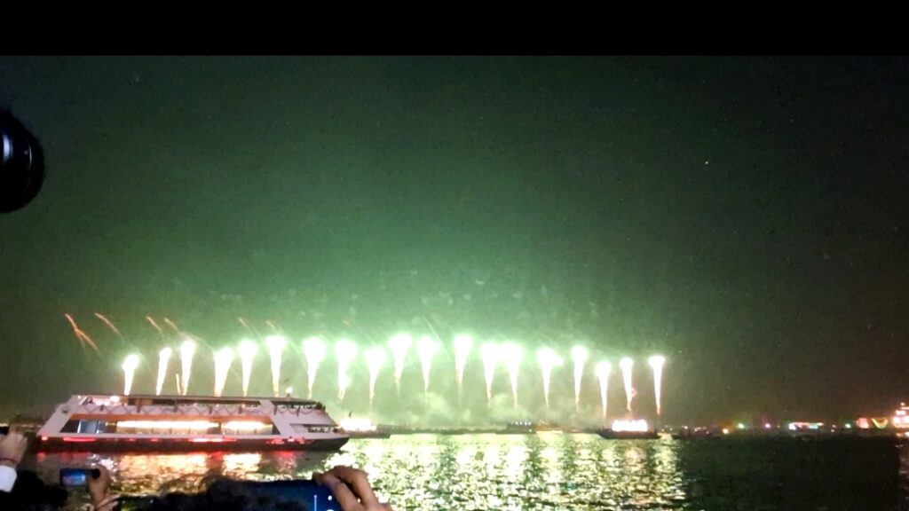 dev-deepawali-green-fireworks Green fireworks over the Ganga during Dev Deepawali in Varanasi